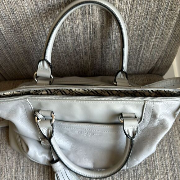 TIGNANELLO Versatile Gray Soft Leather Shoulder Crossbody Handbag Purse Tote Zip - Picture 15 of 16